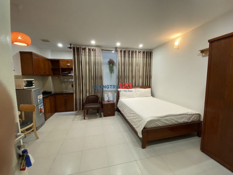 Chính chủ cho thuê căn hộ dịch vụ Full nội thất chuẩn khách sạn tại Phạm Viết Chánh Q BThạnh