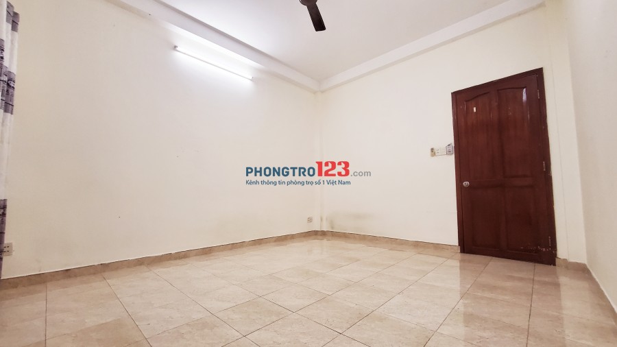 Phòng mới, đẹp, ban công lớn, ngay D2 nối dài, P.25, Bình Thạnh !