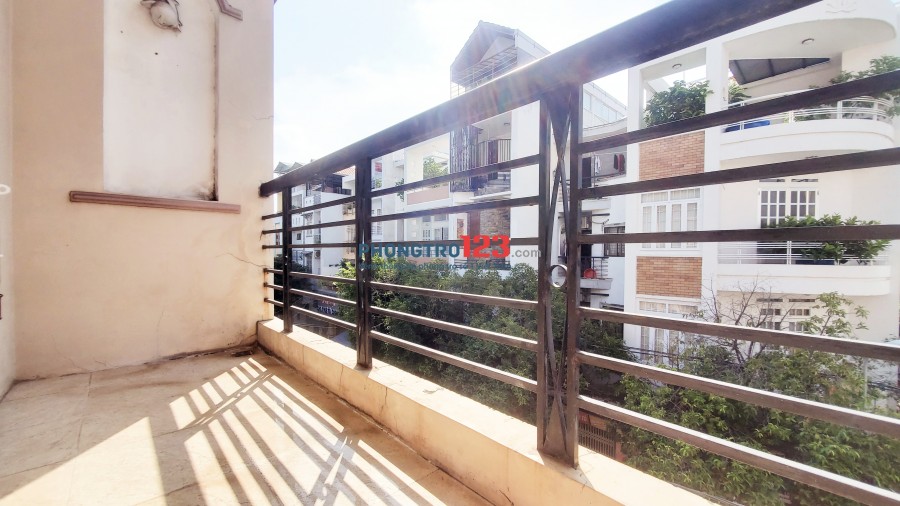 Phòng mới, đẹp, ban công lớn, ngay D2 nối dài, P.25, Bình Thạnh !