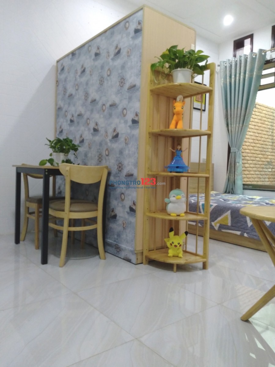 Cho thuê phòng studio 40m2 ĐĐTN ở Bạch Đằng ngay sát Hàng Xanh