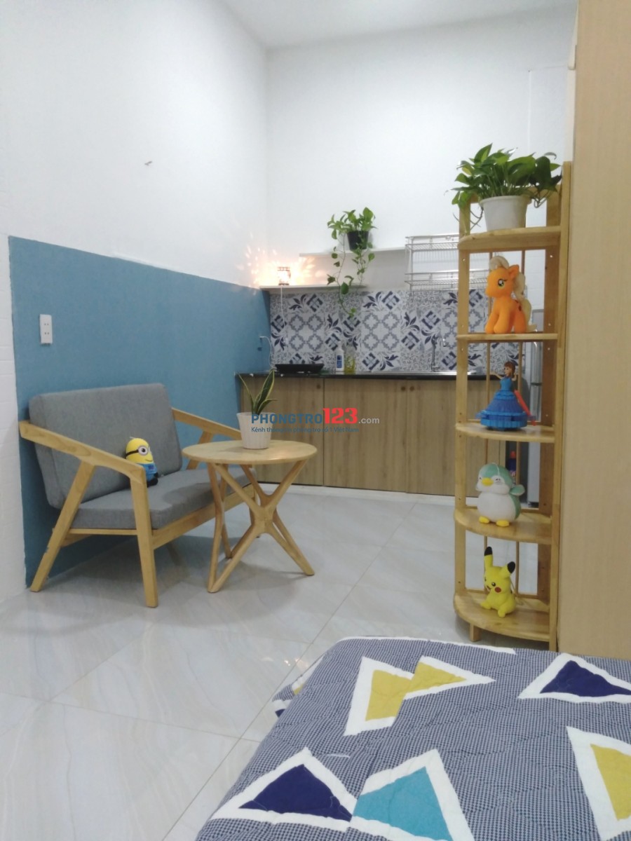 Cho thuê phòng studio 40m2 ĐĐTN ở Bạch Đằng ngay sát Hàng Xanh