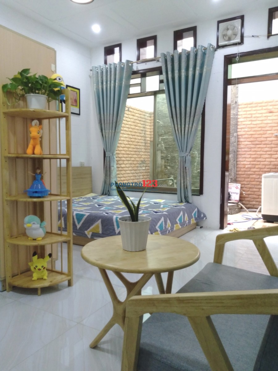 Cho thuê phòng studio 40m2 ĐĐTN ở Bạch Đằng ngay sát Hàng Xanh