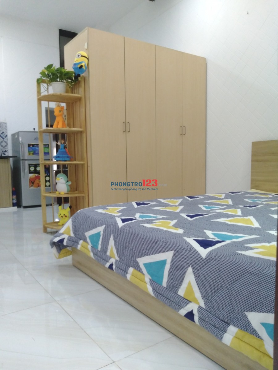 Cho thuê phòng studio 40m2 ĐĐTN ở Bạch Đằng ngay sát Hàng Xanh
