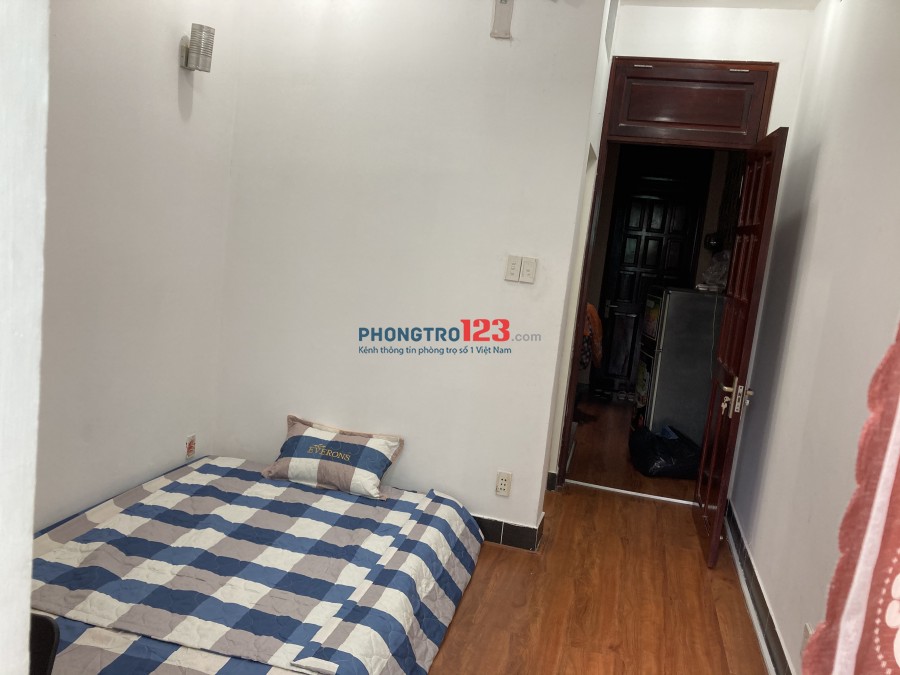 Phòng Ban Công + Cửa Sổ giá chỉ 3tr9 ngay CMT.8 Quận 3