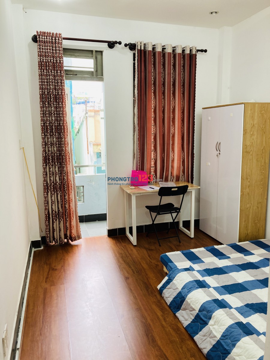 Phòng Ban Công + Cửa Sổ giá chỉ 3tr9 ngay CMT.8 Quận 3