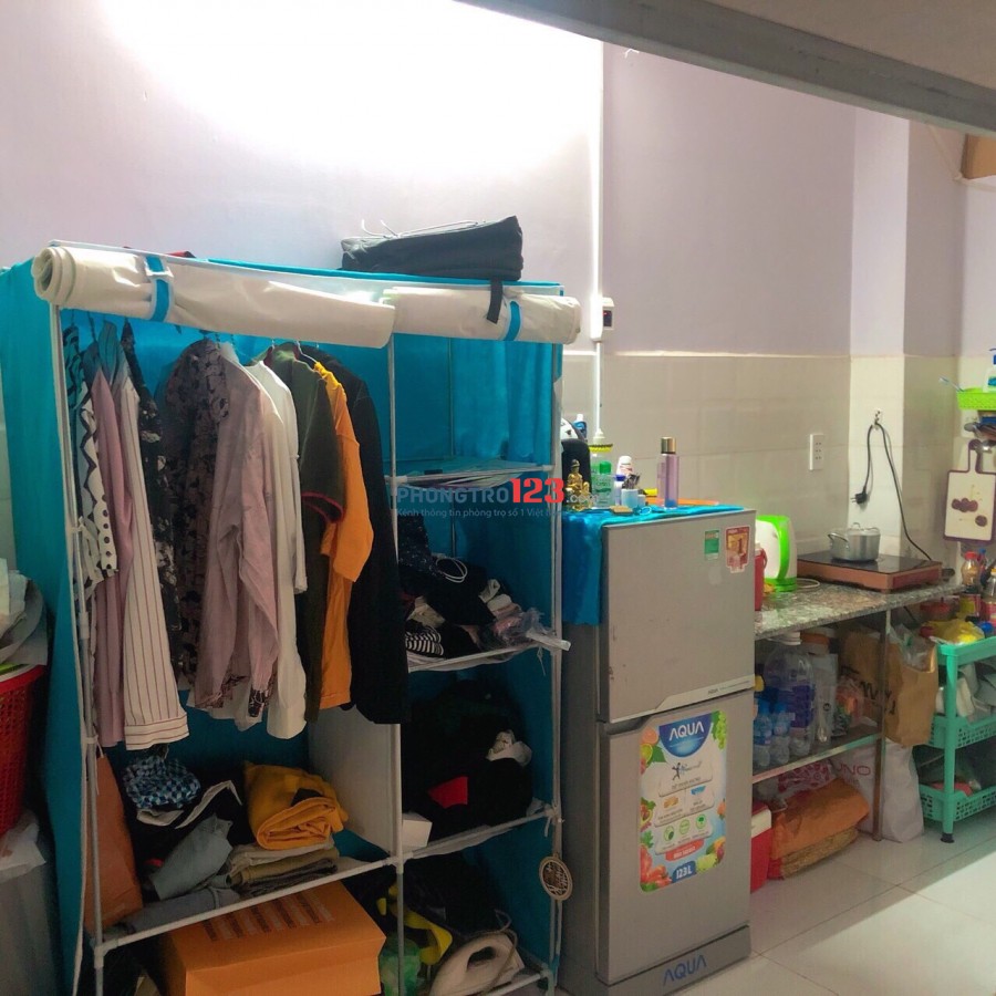Mình cần tì, 2 bạn nữ ở ghép, phòng máy lạnh, có bảo vệ giữ xe