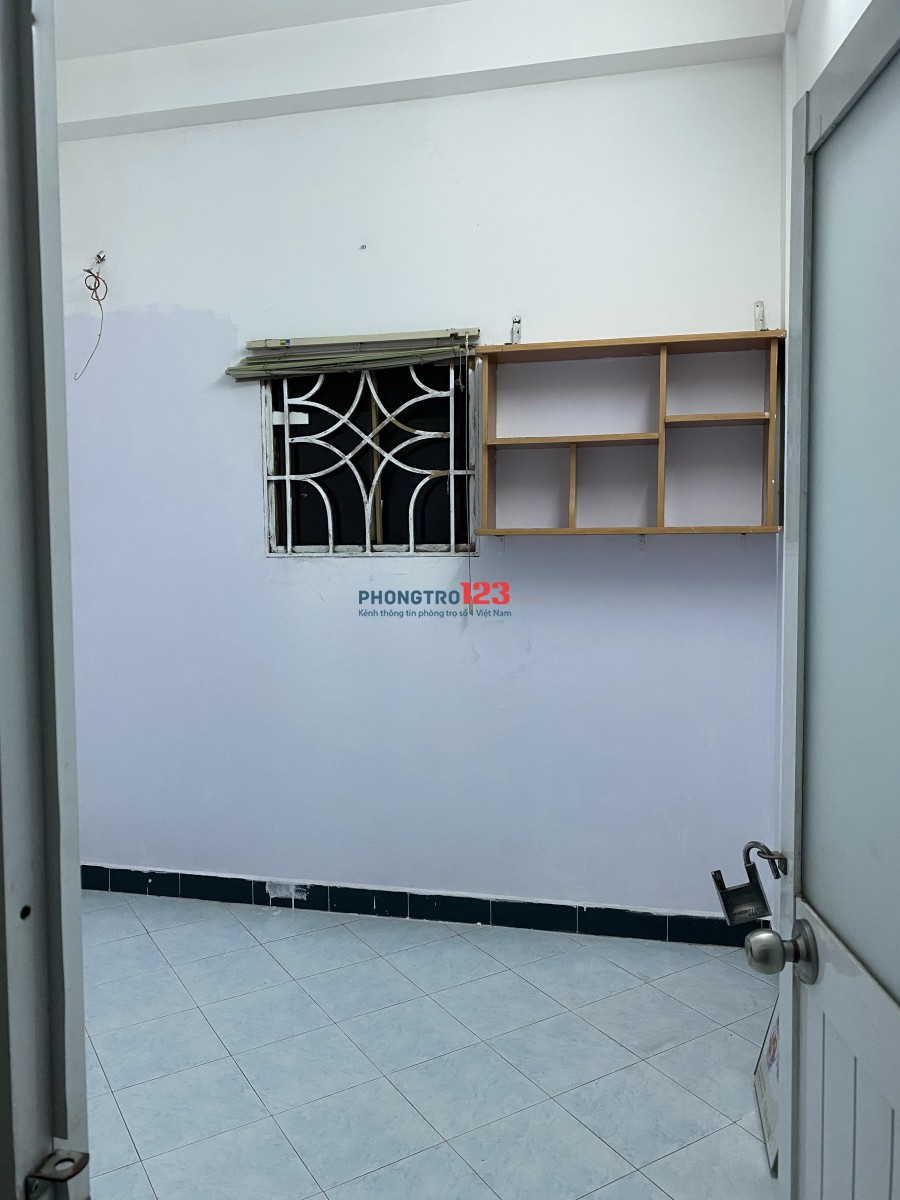 Phòng trọ gần trường Cao đẳng Kinh tế Đối ngoại, gần Q.1, 2,2 triệu/tháng