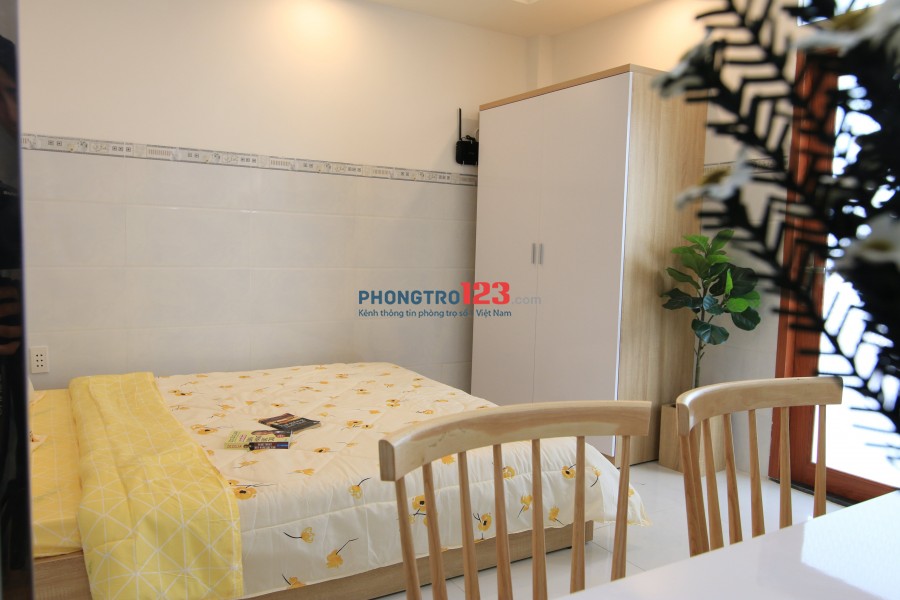 Phòng dạng Studio full nội thất mới 100% chỉ việc xách vali vô ở - trung tâm Quận 3