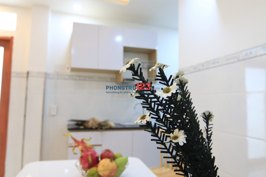 Phòng dạng Studio full nội thất mới 100% chỉ việc xách vali vô ở - trung tâm Quận 3