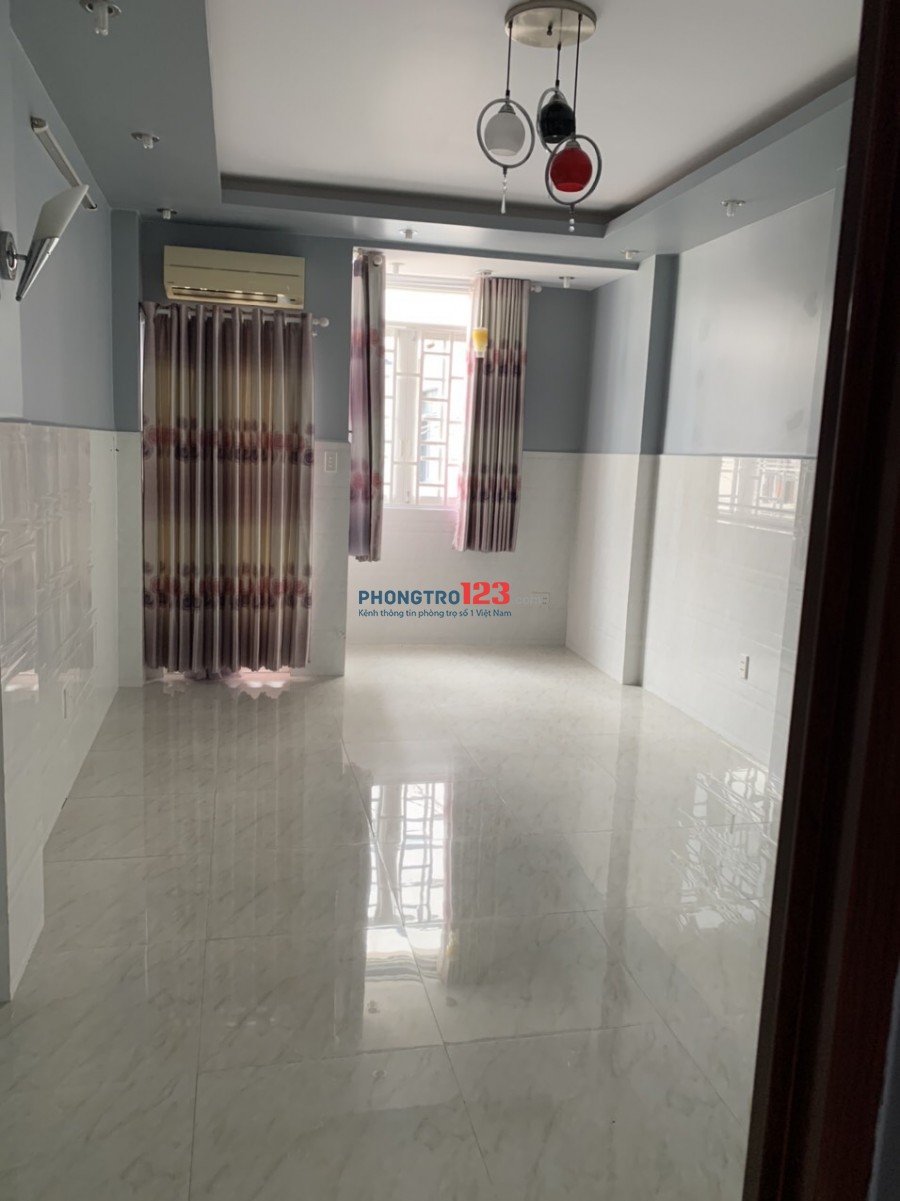 Cho thuê phòng mới 35m2 đầy đủ nội thất tại Sư Vạn Hạnh P12 Q10 gần Vạn Hạnh Mall