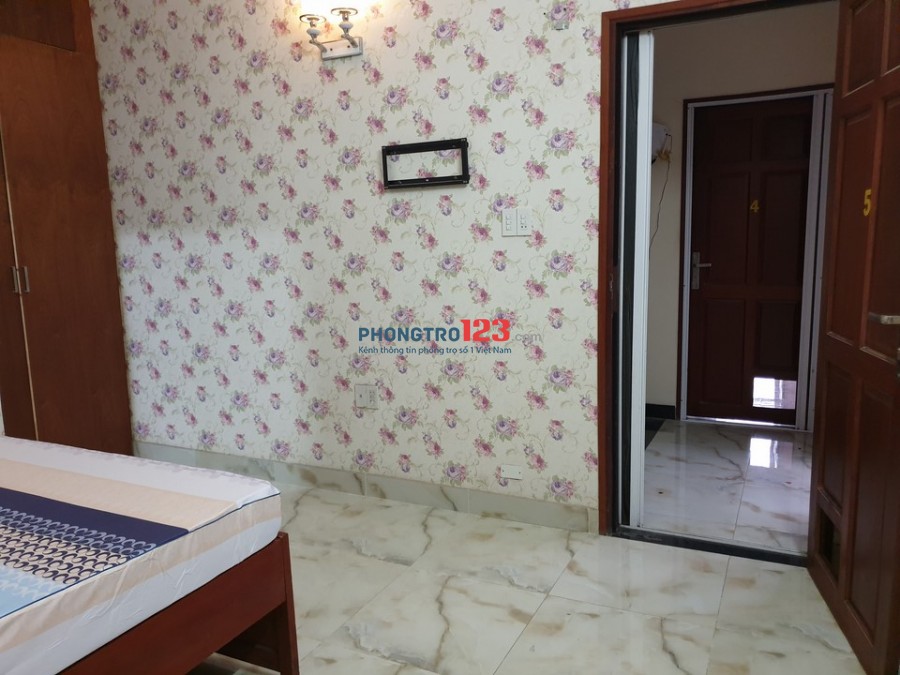 Phòng cuối đường Bình Lợi, đủ tiện nghi, giờ tự do