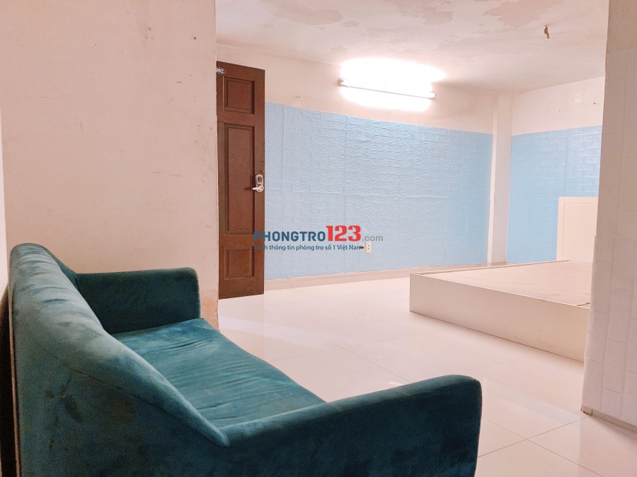2,8tr phòng Bình Thạnh có sofa, giường, máy lạnh, thang máy