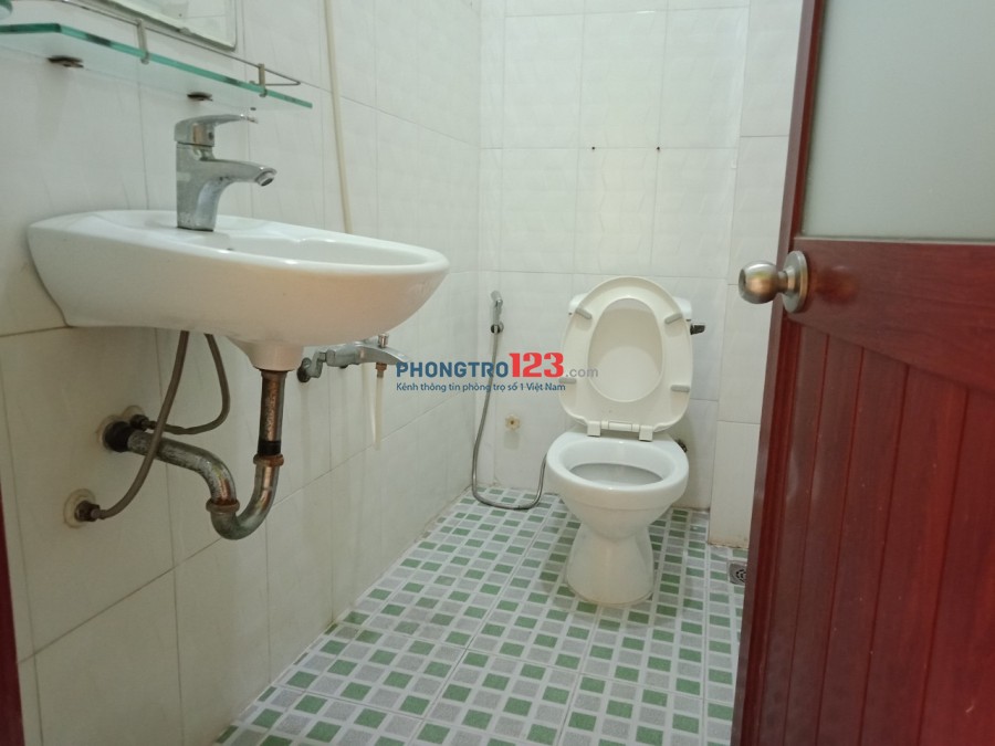 Phòng sạch đẹp, cửa sổ mát mẻ gần Minh Phụng Q.11, giáp Q.10