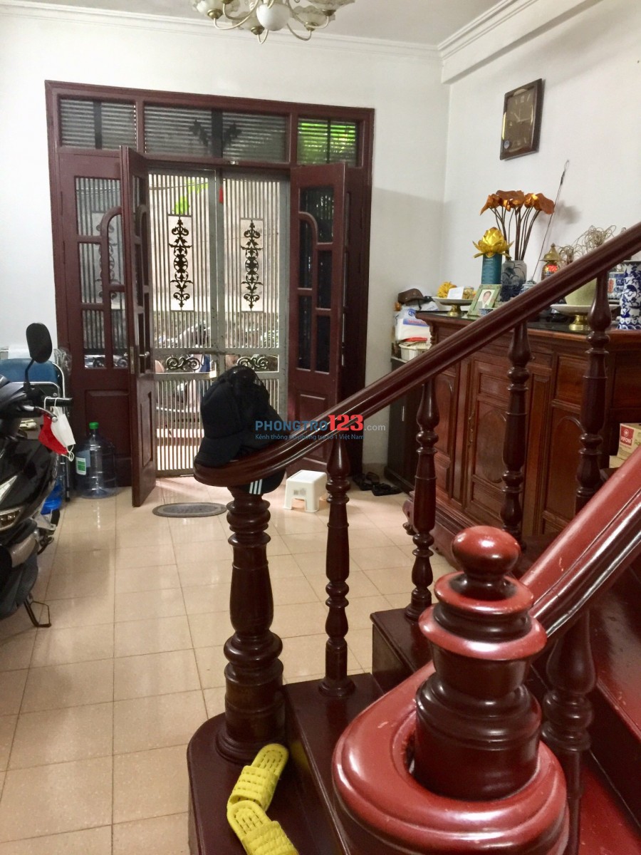Chính chủ cho thuê nhà ở lâu dài Ngõ 67 Nguyễn Văn Cừ Long Biên