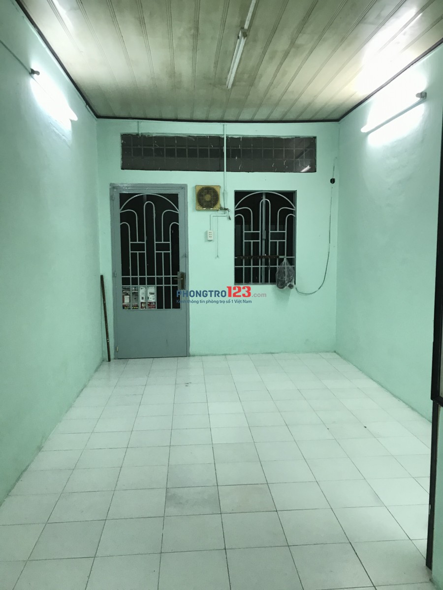 Nhà cho thuê giá tốt (có lầu), hẻm thông xe hơi, P17, Bình Thạnh, 200m đến chợ Thị Nghè