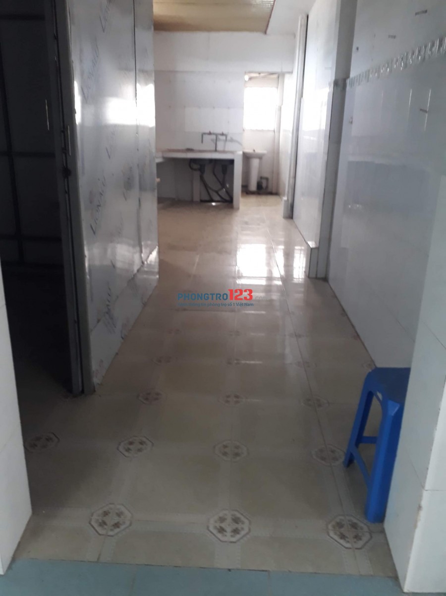 Nhà trọ sân rộng 30m2 cho thuê 2 triệu/tháng khu an ninh