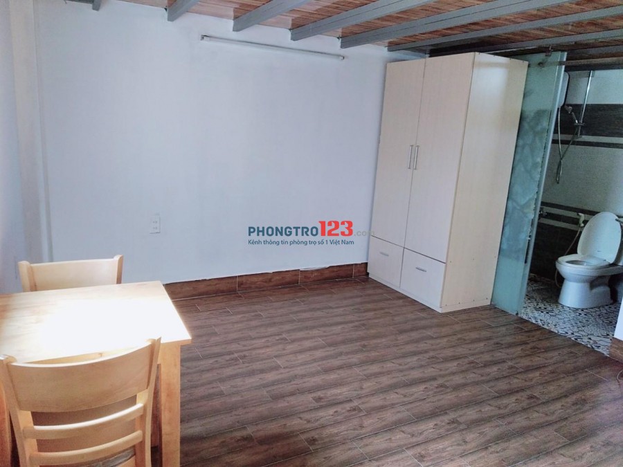 Căn Hộ Q1 2PN,1PN có gát rộng hơn 70m2 giá chỉ ( 7.500.000-10.500.000)