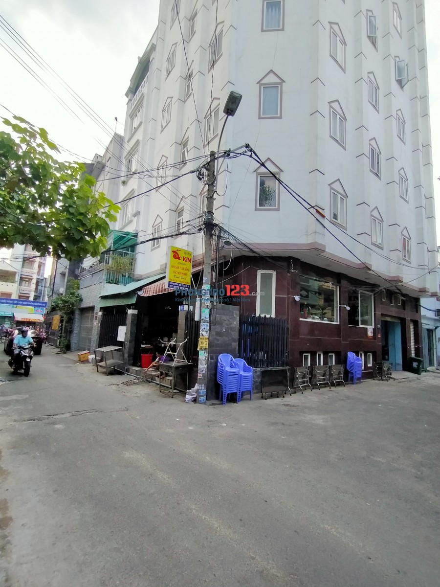 Cho thuê căn hộ dịch vụ đầy đủ tiện nghi gần cầu Nguyễn Văn Cừ, Quận 1