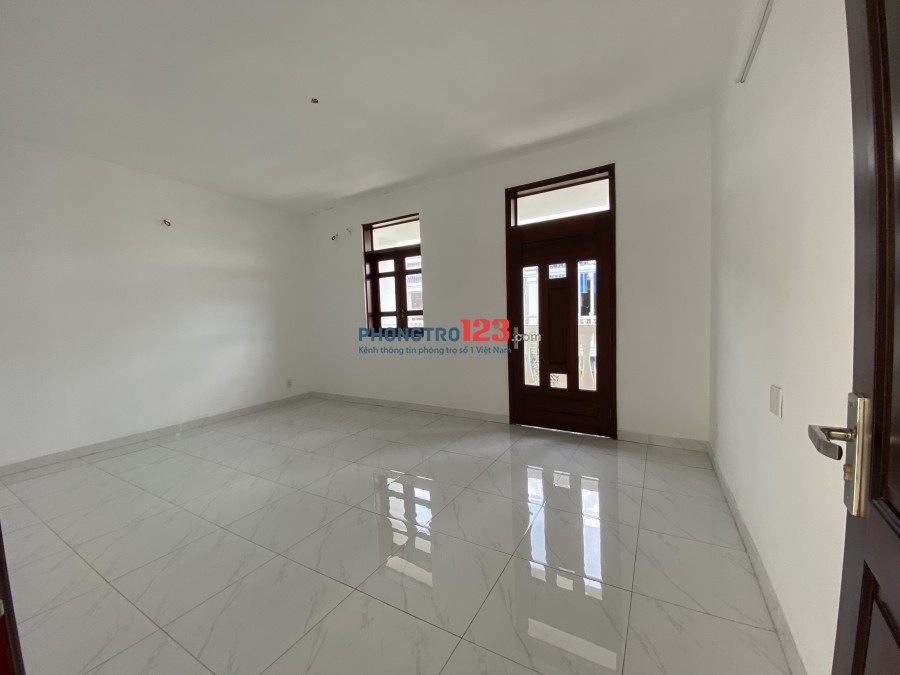 Cho thuê Nhà trọ nhà 1 trệt 1 lầu-đường 12m- 4 Phòng Ngủ kế bên Làng Đại Học- gần Big C TP Dĩ An