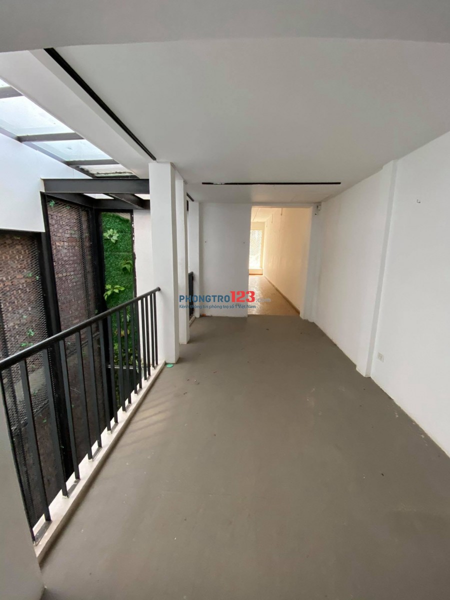 Cho thuê nhà siêu to khủng lồ 2 tầng Nguyễn Thái Học 110m2x2 tầng, MT~5m, 45tr/ tháng, riêng biệt