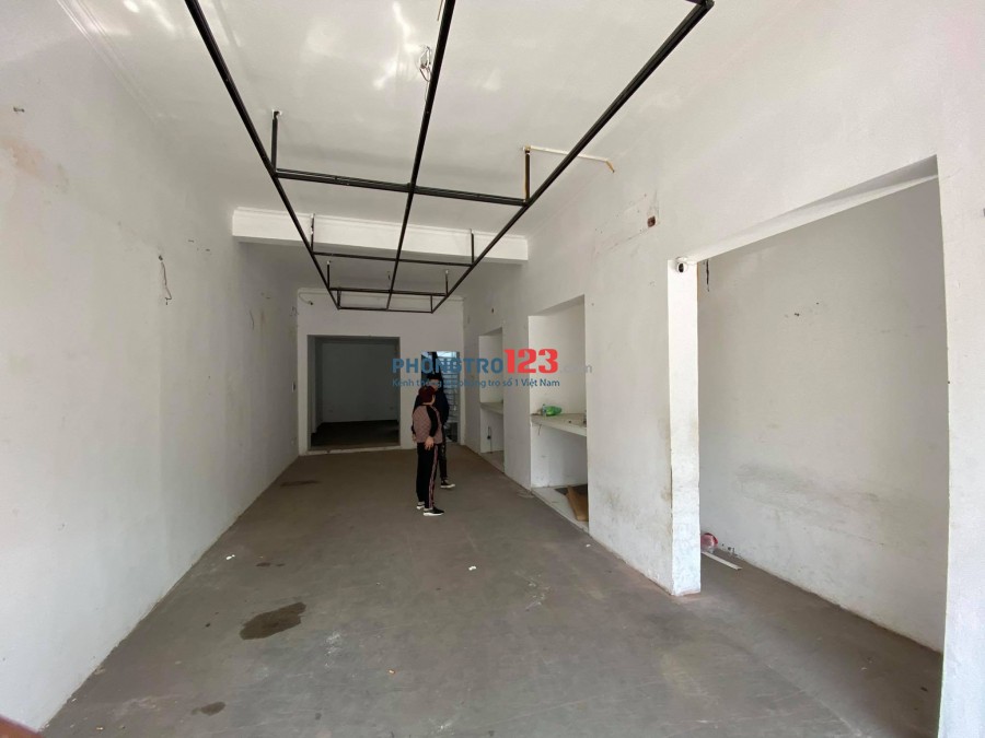 Cho thuê nhà siêu to khủng lồ 2 tầng Nguyễn Thái Học 110m2x2 tầng, MT~5m, 45tr/ tháng, riêng biệt