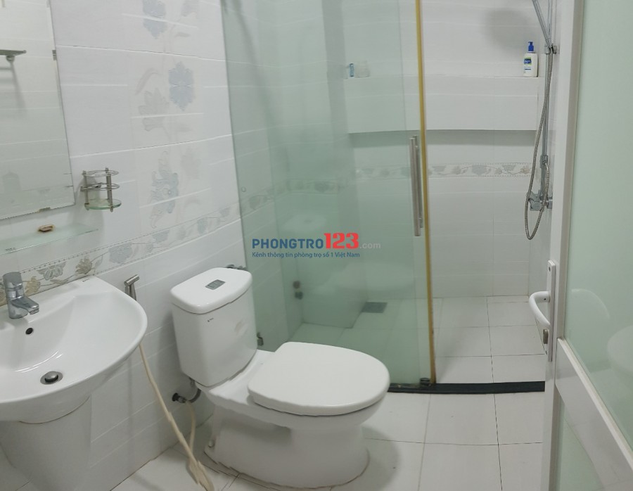 PHÒNG BÌNH THẠNH, CÓ BAN CÔNG THOÁNG MÁT