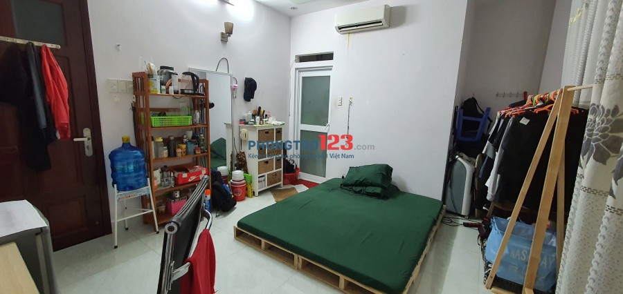 TÌM NAM Ở GHÉP PHÒNG MÁY LẠNH, GIỜ TỰ DO