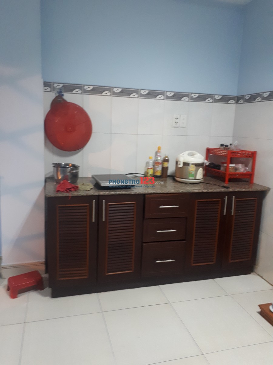 Cho thuê nhà nguyên căn, hẻm xe hơi gần chợ Phạm Văn Hai