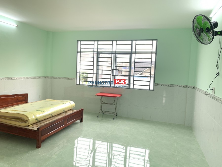 Cho thuê phòng 30m2 đầy đủ tiện nghi, gần Etown Tân Bình