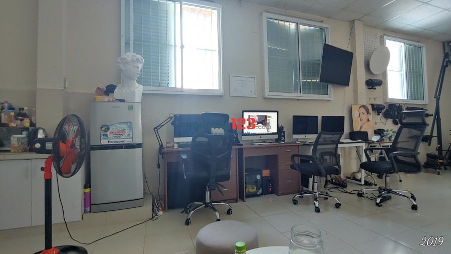 Cho thuê chung cư lầu 1,Quận 10. 102m2