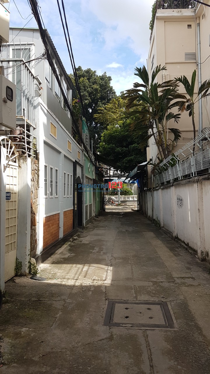 Cho thuê nhà nguyên căn hẻm 100 Nguyễn Đình Chiểu,Q1, DTSD 40m2, 1PN, 2WC