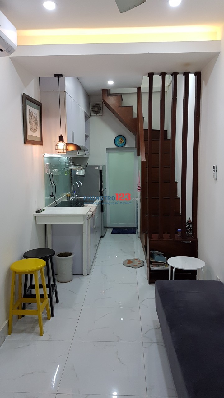 Cho thuê nhà nguyên căn hẻm 100 Nguyễn Đình Chiểu,Q1, DTSD 40m2, 1PN, 2WC