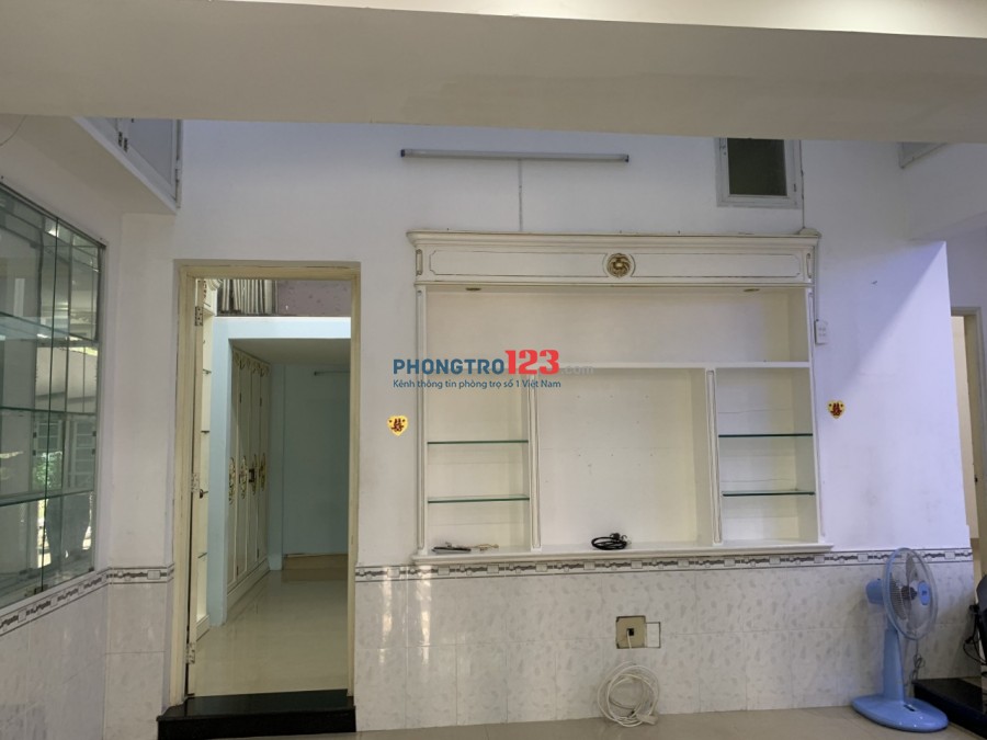 Cho thuê căn hộ tầng trệt 85m2 3pn tại Cư Xá 19 Nguyễn Văn Cừ P1 Q5 giá 12tr/th