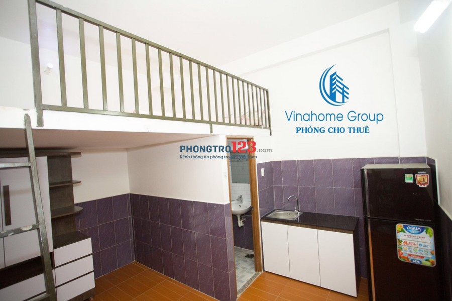 Nhà mới xây, thang máy, full nôi thất, hẻm ôtô.