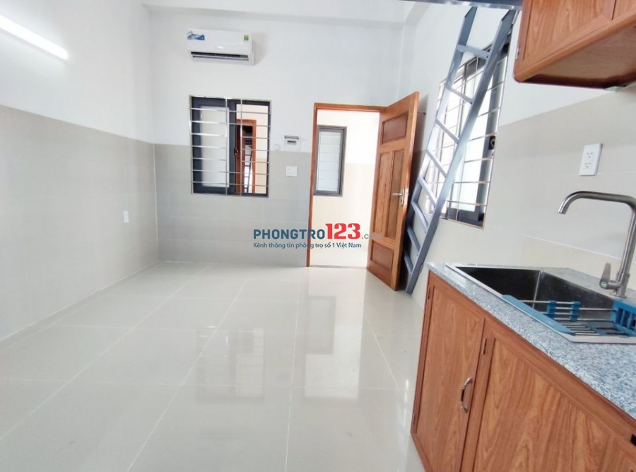 Phòng rộng 32m2 ở được 4-5 người, không giới hạn xe, giờ tự tại Tân Phú