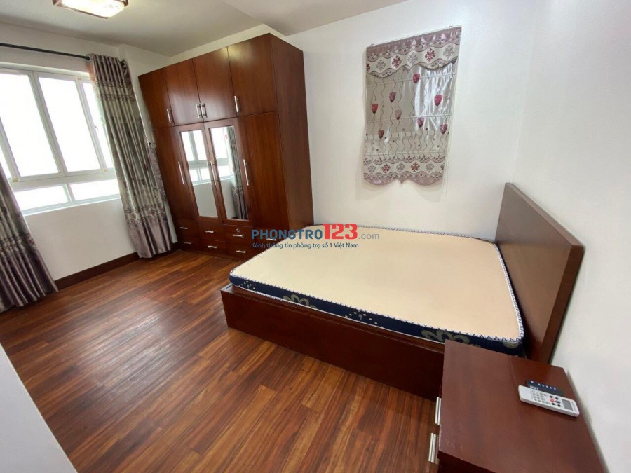 Cần cho thuê gấp căn hộ Hùng Vương Plazza Q.5, Dt 130m2, 3 phòng ngủ , nhà rộng thoáng mát, trang bị nội thất đầy đủ, gi
