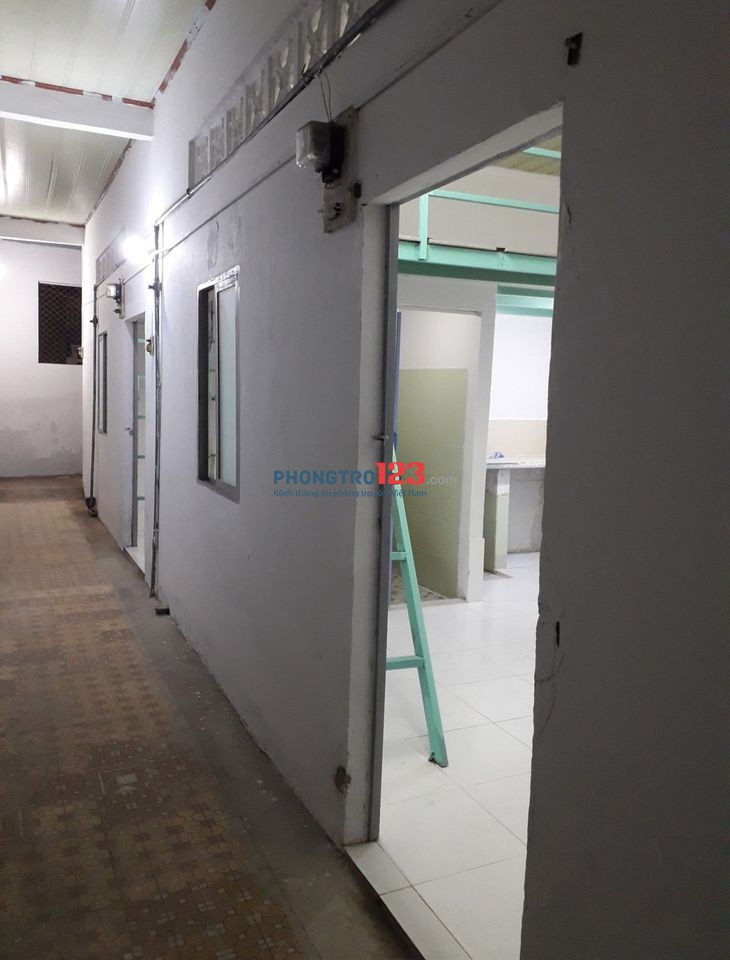 Cho thuê phòng trọ khu Kiều Đàm kế Him Lam Quận 7, phòng dưới đất Giá: 2.8 triệu/tháng có gác máy lạnh.