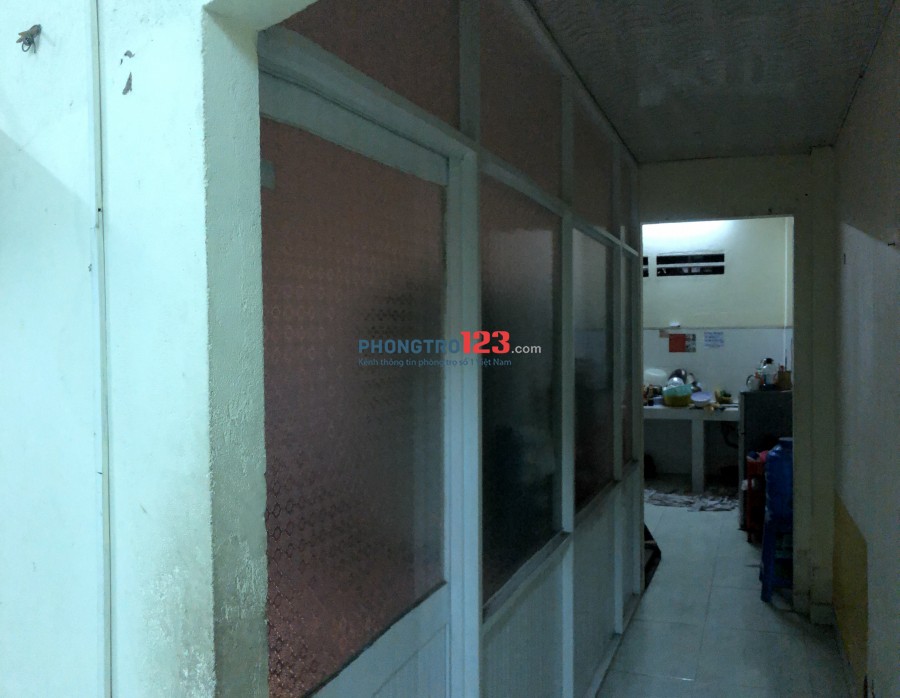 Cần cho thuê phòng gác lửng tại Nguyễn Hữu Cảnh, quận Bình Thạnh