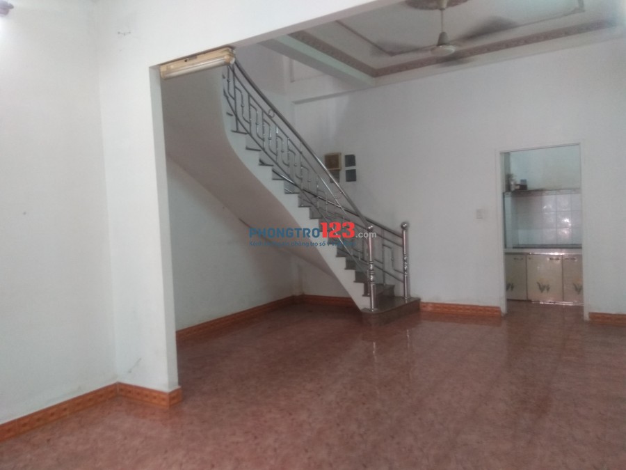 Cho thuê nhà nguyên căn 135m2, Quận Bình Thạnh