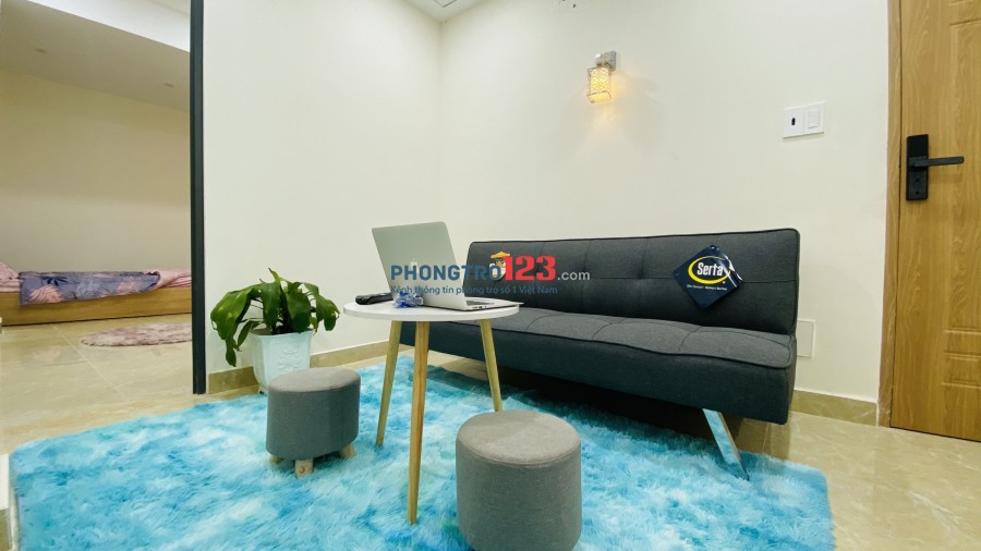 Phòng Ban công thoáng mát ở Phú Nhuận