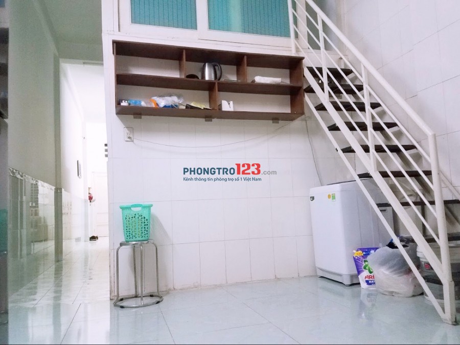 Cho thuê căn hộ Full nội thất tầng trệt 60m2 2pn mặt tiền tại Đinh Tiên Hoàng Q1