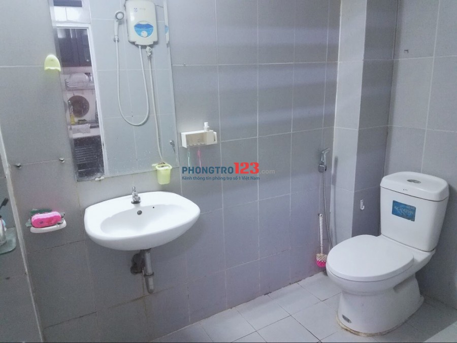 Cho thuê căn hộ Full nội thất tầng trệt 60m2 2pn mặt tiền tại Đinh Tiên Hoàng Q1