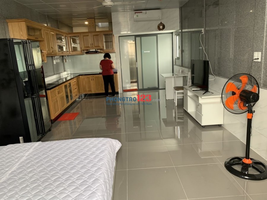 Căn hộ dịch vụ ngã tư phú nhuận sát phan xích long
