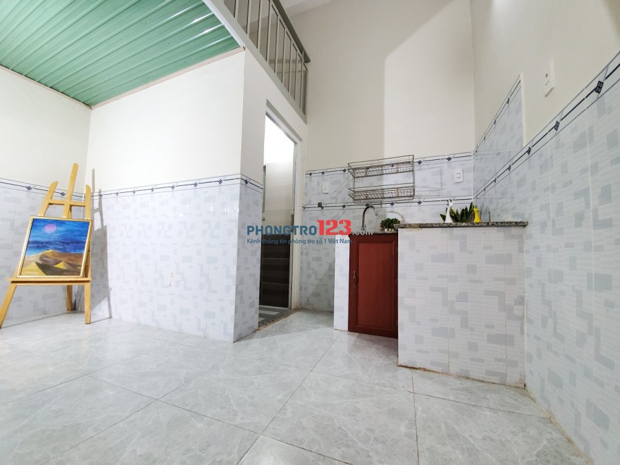 Phòng ban công hướng Đông Nam thông thoáng gió trời