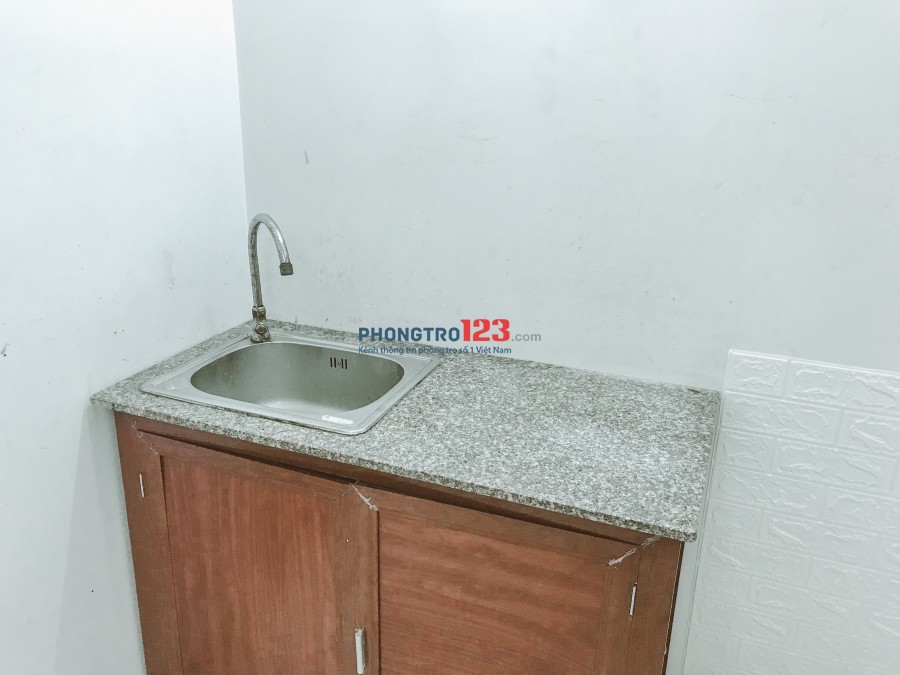 Phòng mới 18m2 máy lạnh, máy nước nóng, giá rẻ Tân Bình, Cộng Hoà, Nhất Chi Mai