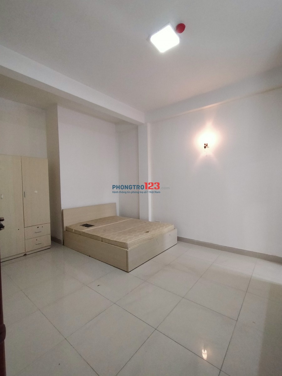 cho thuê Căn hộ Full Nội thất trong tòa nhà gần ngã tư nguyễn văn Cừ