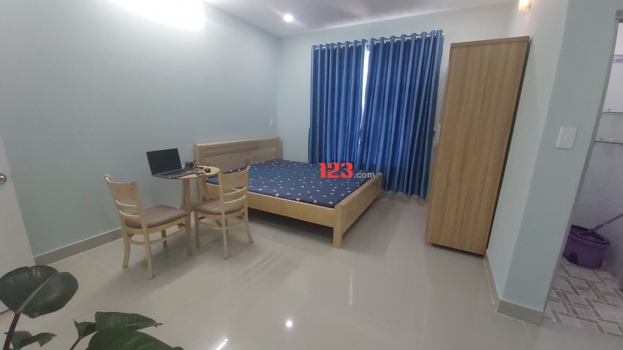 Căn hộ BAN CÔNG FULL NỘI THẤT - ngay Vincom Q9, ngã tư Thủ Đức