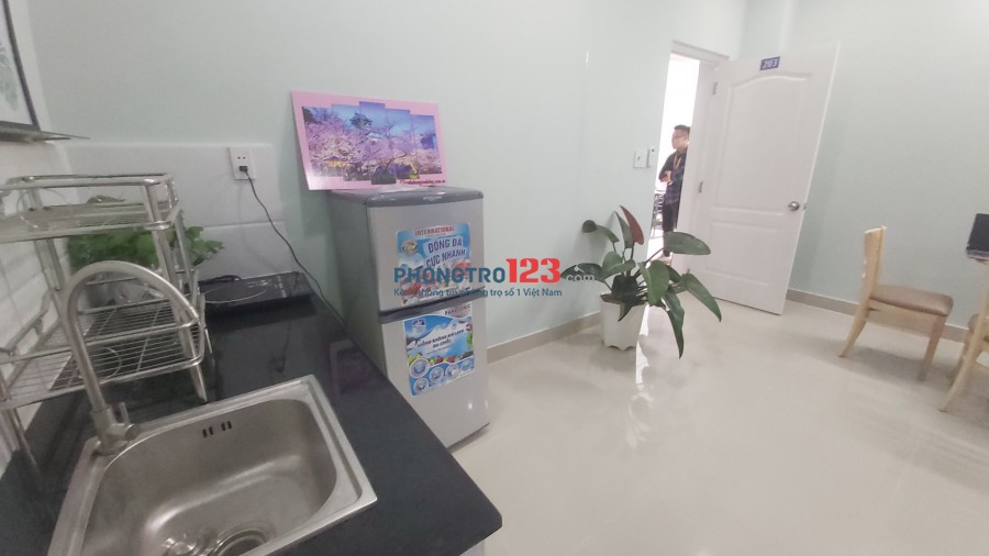 Căn hộ BAN CÔNG FULL NỘI THẤT - ngay Vincom Q9, ngã tư Thủ Đức