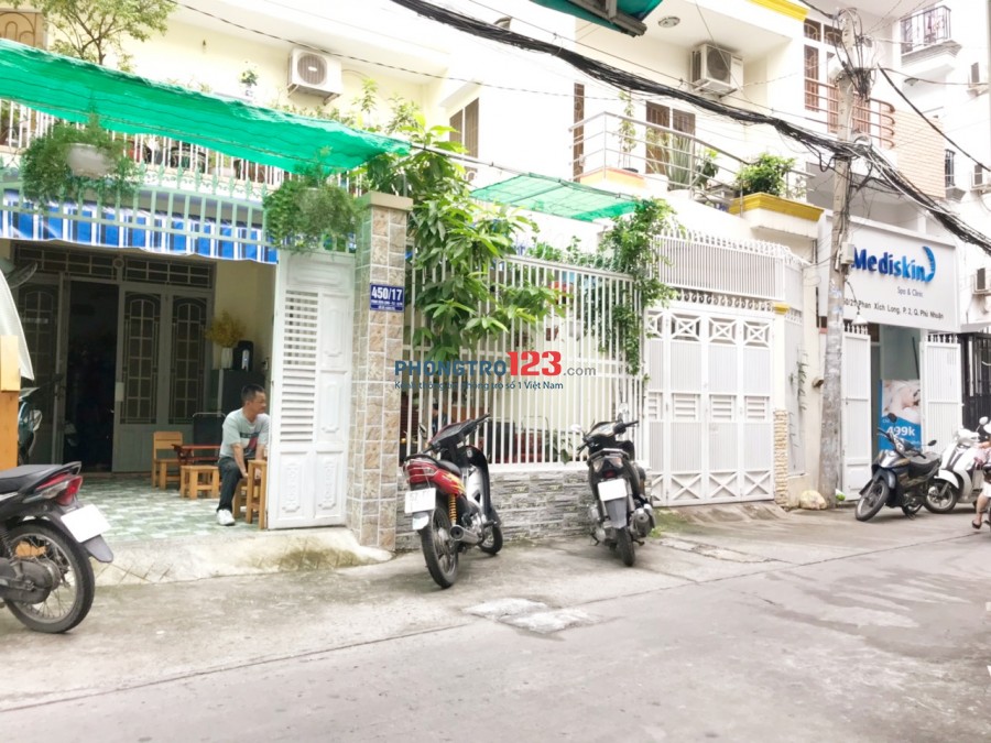 Nguyên căn đang KD shop hoa SANG LẠI LẤY CỌC