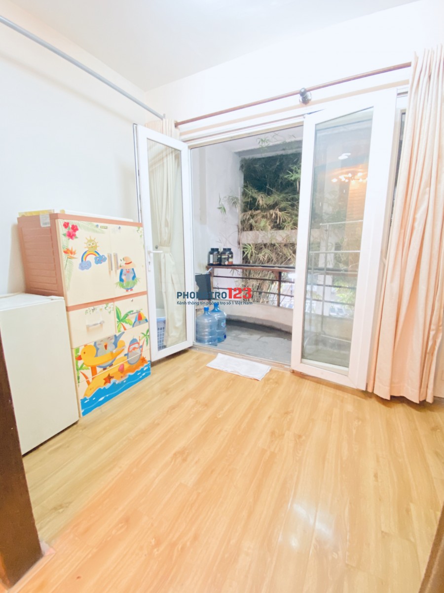 Cho thuê phòng ngay trung tâm Quận 1, mặt tiền Huỳnh Khương Ninh-Ngay công viên Lê Văn Tám, 25m2
